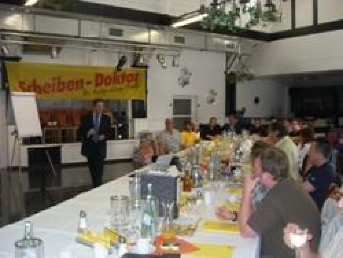 Großes Franchise-Treffen beim Scheiben-Doktor