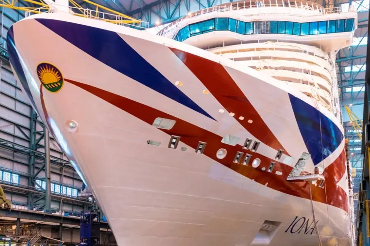 Schiffstaufe als Auftakt zur Nordeuropa-Kreuzfahrt – Neues Flaggschiff von P&O Cruises mit LNG-Antrieb Bild: Schiffstaufe als Auftakt zur Nordeuropa-Kreuzfahrt – Neues Flaggschiff von P&O Cruises mit LNG-Antrieb