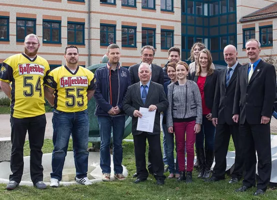 Bild: Stadtwerkestiftung fördert Zusammenarbeit zwischen Hochschule Harz und Mountain Tigers