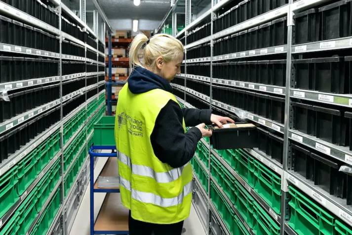 Bild: Modulare Lagerung mit einem Euronorm-Kunststoffbehälter-Baukastensystem