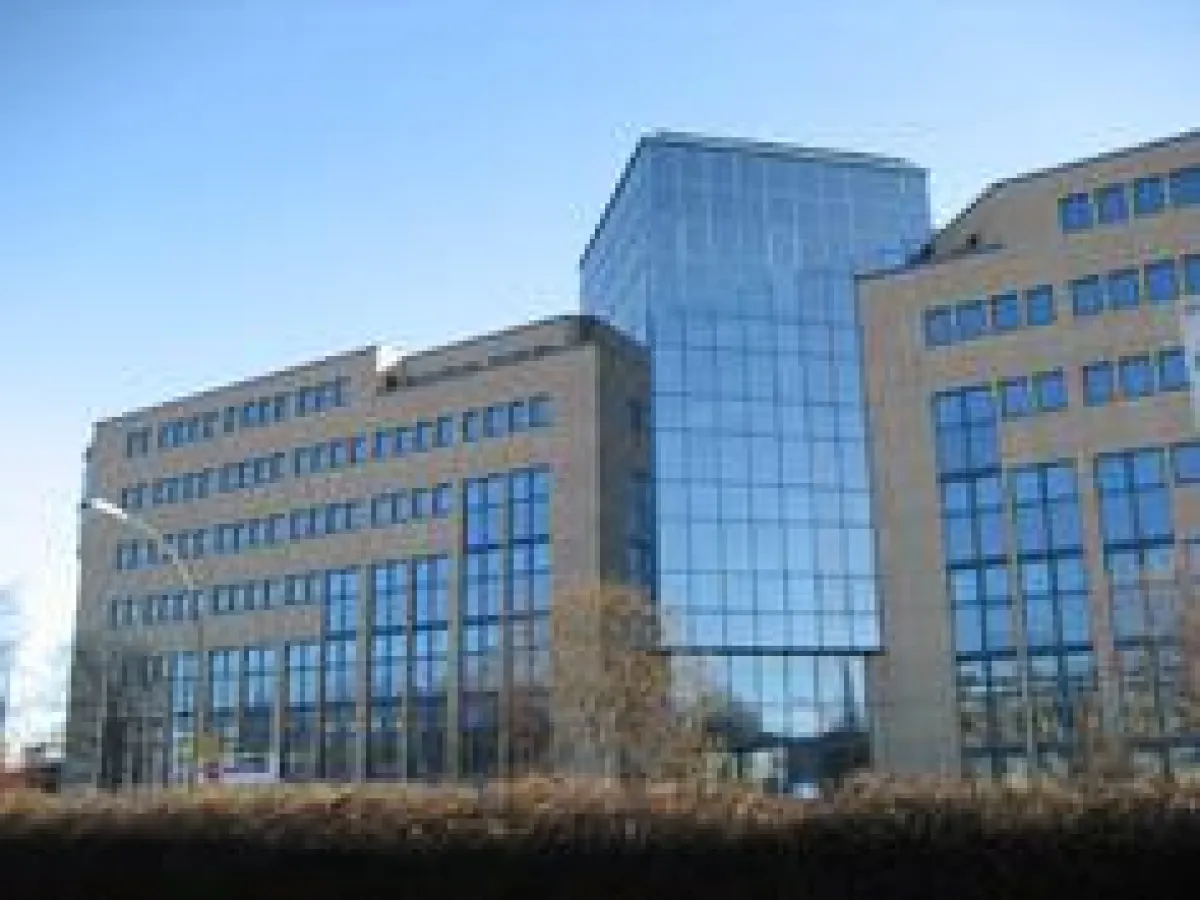 Das Büro-/Geschäftshaus 