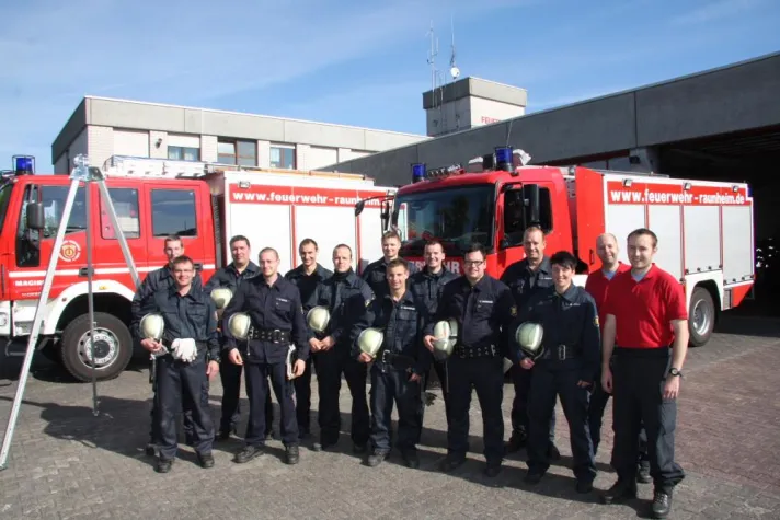 Feuerwehr Raunheim trainiert Absturzsicherung und Rettung aus Höhen und Tiefen Bild: Feuerwehr Raunheim trainiert Absturzsicherung und Rettung aus Höhen und Tiefen