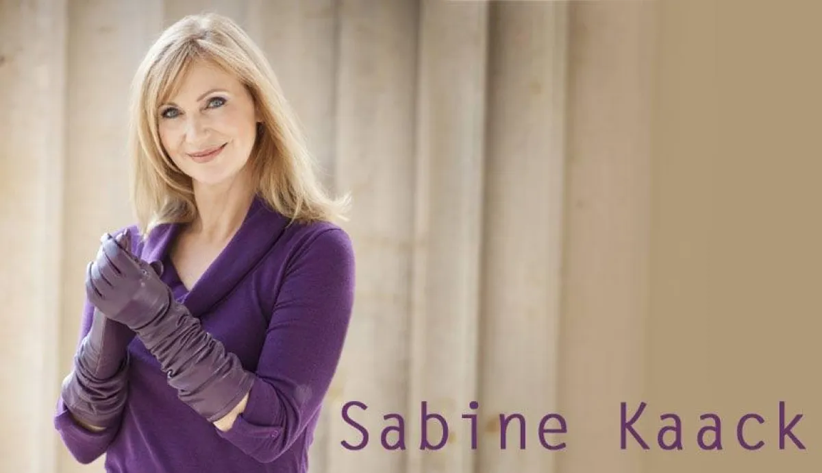 Die Schauspielerin Sabine Kaack freut sich auf den Showtalk