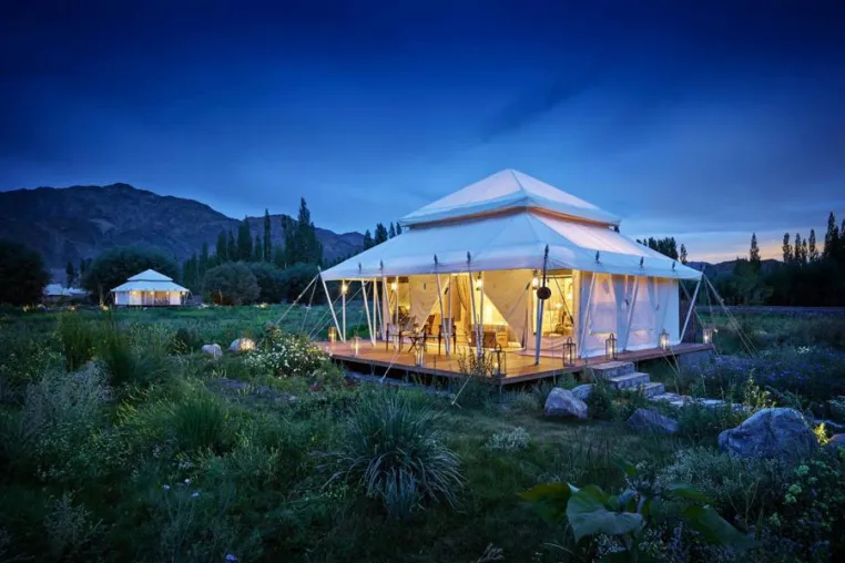 Bild: Indien Luxusreise in luftigen Höhen in den edlen TUTC Camps