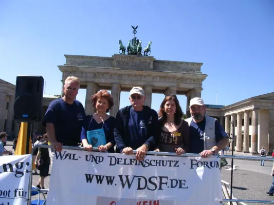 Bild: Demonstration und Kundgebung für ein ausnahmsloses Importverbot für Wale und Delfine