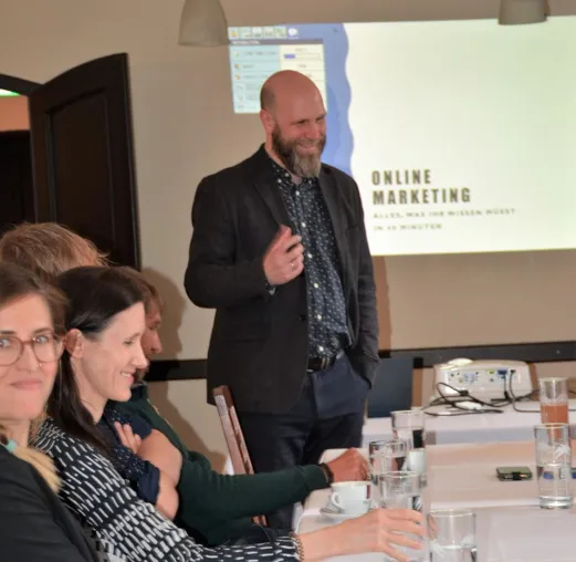 Entrepreneurship-Programm der Universität der Bundeswehr München informiert: Online-Marketing für Start-ups Bild: Entrepreneurship-Programm der Universität der Bundeswehr München informiert: Online-Marketing für Start-ups