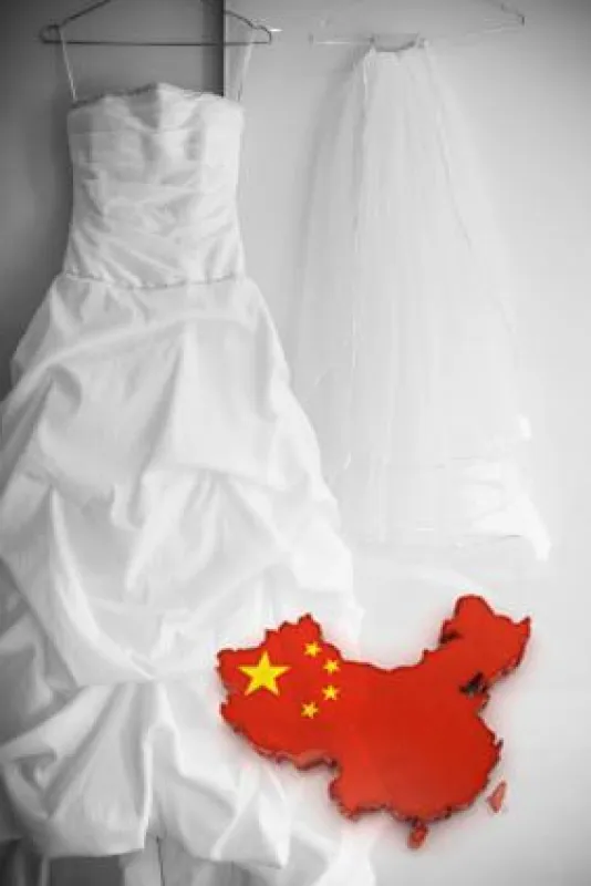 Schnäppchen-Kauf oder Flop? Ein Brautkleid aus China wird meist Online bestellt