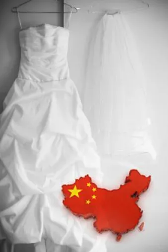 Bild: Brautkleid aus China – Schnäppchen-Kauf oder Flop?