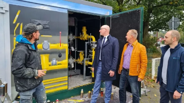 Bild: HanseWerk: 800. Freiluft-Kunstwerk: Graffiti-Sprayer verzieren Schleswig-Holstein Netz' Energieverteilstation 