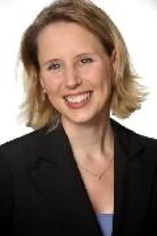 Karin Felicitas Hallinger, Knigge-Trainerin und Dozentin