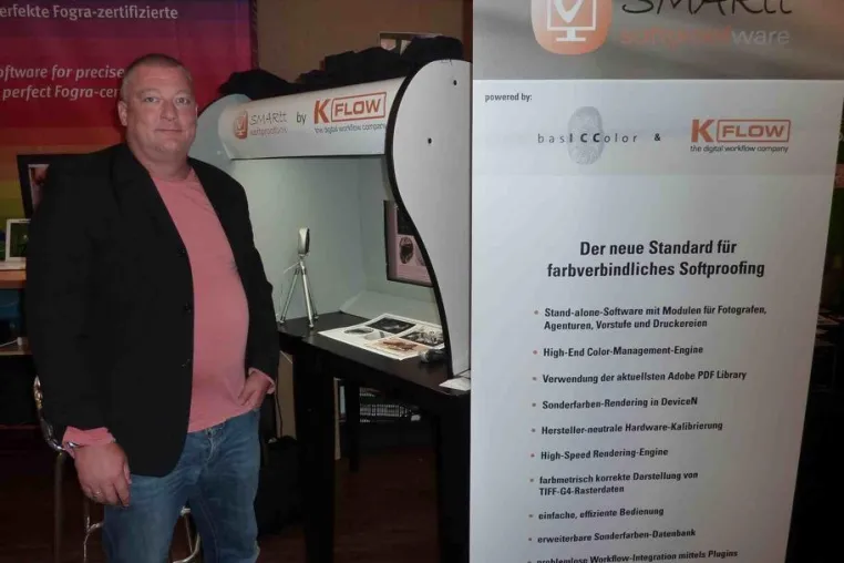 Weltpremiere: »SMARtt.softproofbox« – Normlichtkabine aus ökologischem Material Re-board Bild: Weltpremiere: »SMARtt.softproofbox« – Normlichtkabine aus ökologischem Material Re-board