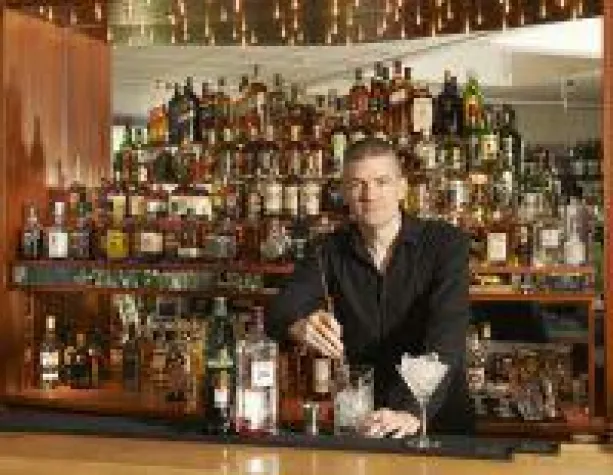 Bild: German Bartender School:  Hier lernen (angehende) Barkeeper von echten Profis