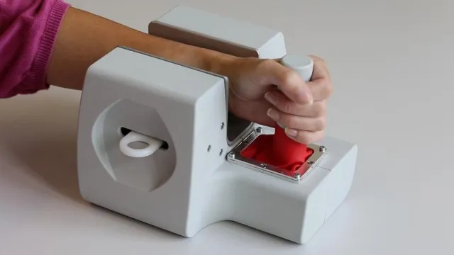 Bild: Kampf gegen Menschenhandel: Fraunhofer stellt mobilen, smartphonefähigen Ultraschall-Handscanner vor