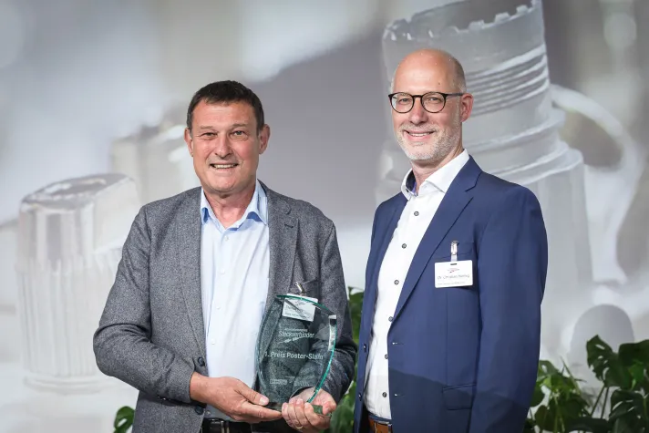 GERWECK GMBH OBERFLÄCHENTECHNIK GEWINNER DES ERSTEN „POSTER-SLAM AWARD“ Bild: GERWECK GMBH OBERFLÄCHENTECHNIK GEWINNER DES ERSTEN „POSTER-SLAM AWARD“