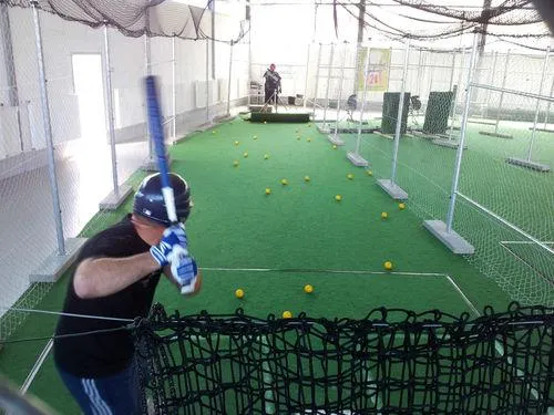 Bild: Deutschland's erste Batting Cage Halle für Baseball& Softball in Mühlheim/Main eröffnet