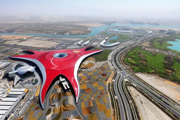 Geschwindigkeitsrausch in der Ferrari World Abu Dhabi - GEZE sorgt für barrierefreien Begehkomfort Bild: Geschwindigkeitsrausch in der Ferrari World Abu Dhabi - GEZE sorgt für barrierefreien Begehkomfort