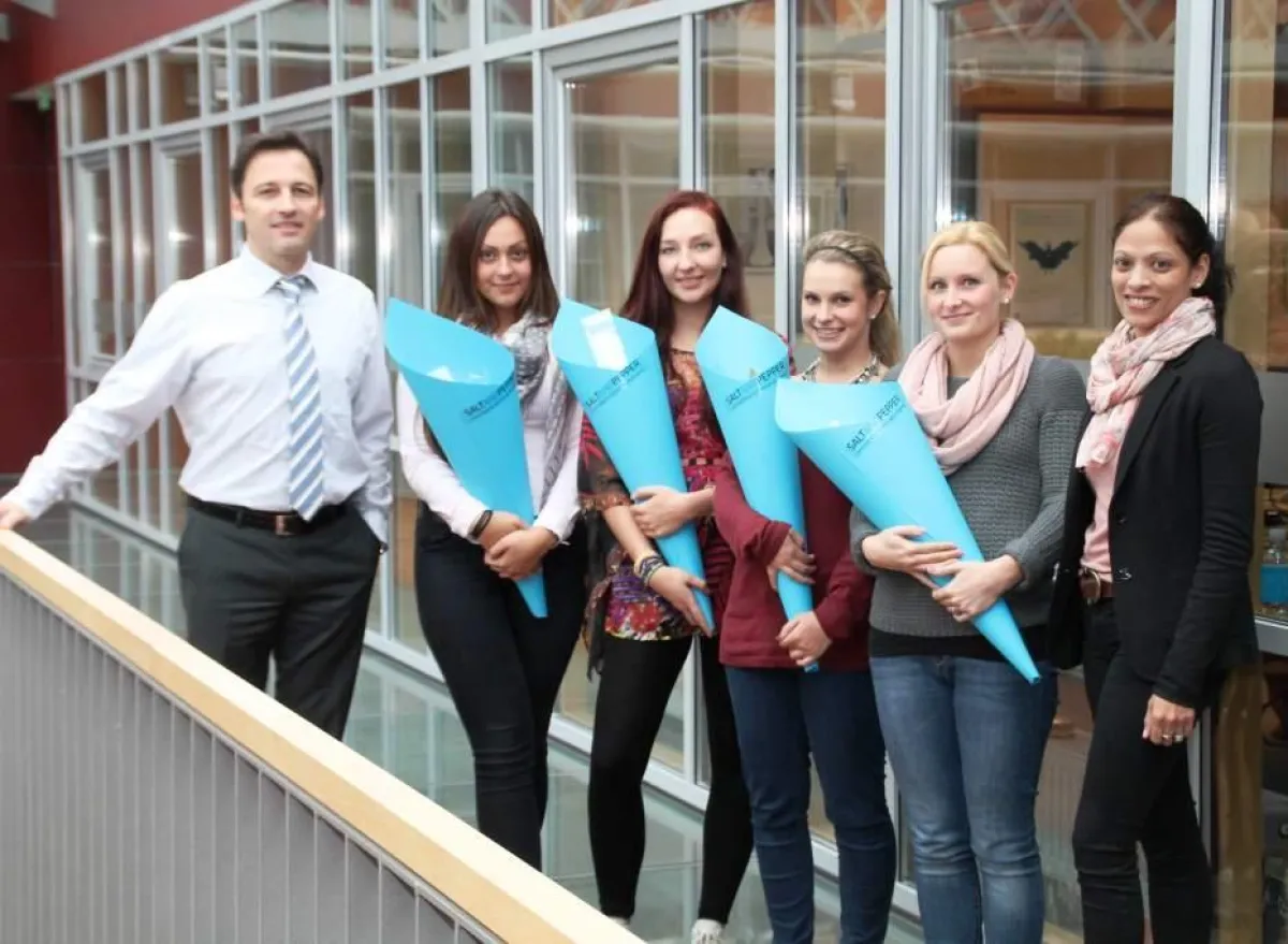 v.l.n.r.: Sven Scholz, Gründer und Geschäftsführer, Margarita Kitsikidou, Annabelle Palenberg, Jenni