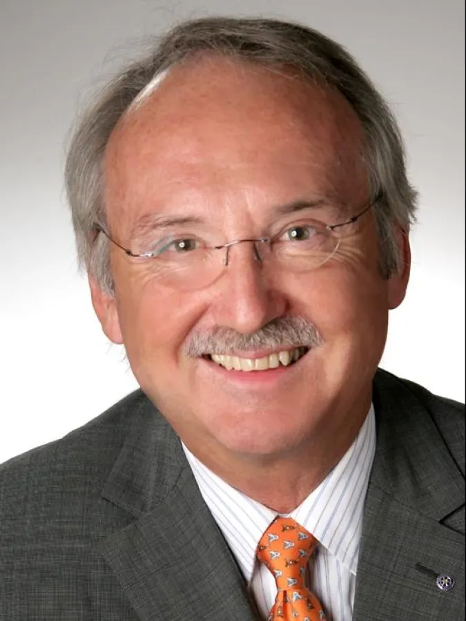 Kongresspräsident Prof. Dr. Reinhold Horsch aus Offenburg.