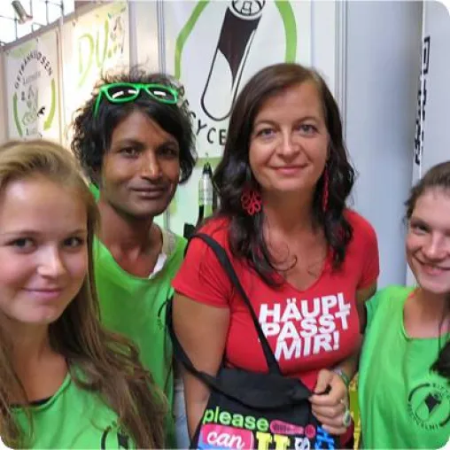 Jede Dose zählt motiviert beim Mistfest 2015 zum Dosenrecycling Bild: Jede Dose zählt motiviert beim Mistfest 2015 zum Dosenrecycling