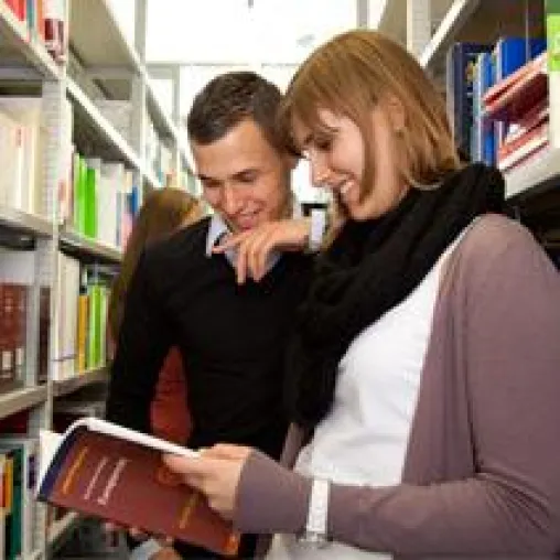 Berufsbegleitend studieren: Weiterqualifikation von Physiotherapeuten, Ergotherapeuten und Logopäden Bild: Berufsbegleitend studieren: Weiterqualifikation von Physiotherapeuten, Ergotherapeuten und Logopäden