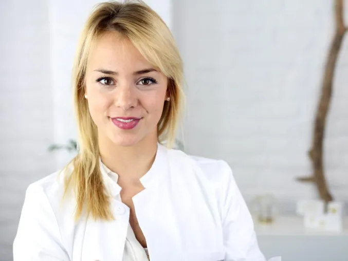 Anlässlich des Anti-Diät-Tages warnt Ärztin Mareike Awe vor Diäten und gibt Tipps, wie man richtig abnimmt. Bild: Anlässlich des Anti-Diät-Tages warnt Ärztin Mareike Awe vor Diäten und gibt Tipps, wie man richtig abnimmt.