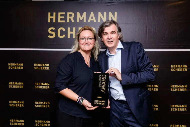Dr. Dorothea Leinung gewinnt internationalen Speaker Award Bild: Dr. Dorothea Leinung gewinnt internationalen Speaker Award