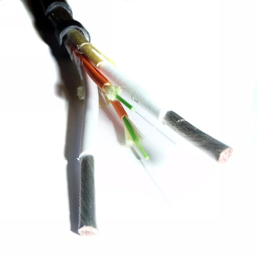 Die Kombination mehrerer Kabellösungen in einer gemeinsamen Ummantelung vereinfacht die Installation und die Ersatzteilhaltung. Im Bild ein Hybridkabel, das Kupferadern und Lichtwellenleiter enthält.