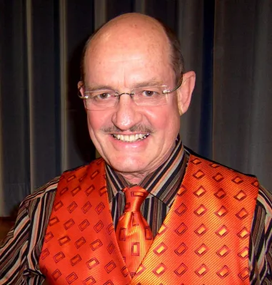 Hans-Peter Schwöbel mit „Arm droo…“ Poesie, Satire und Kurpfälzer Dialekt Bild: Hans-Peter Schwöbel mit „Arm droo…“ Poesie, Satire und Kurpfälzer Dialekt