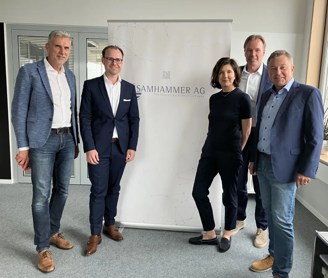 Thomas Hellerich (l),  Dr. Philipp V. Ramin(l), Annemarie Zink-Kunnert(r), Ralf Greis (r)  Thomas Schreiner (r)  (© Samhammer AG)
