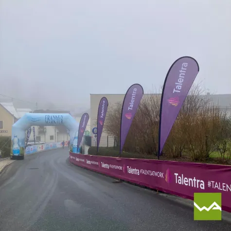 Endlosbanner - Viel mehr als nur ein "Banner von der Rolle" Bild: Endlosbanner - Viel mehr als nur ein "Banner von der Rolle"