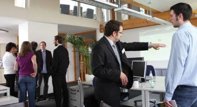 Besucherrekord beim Karrieretag der MicroNova AG Bild: Besucherrekord beim Karrieretag der MicroNova AG