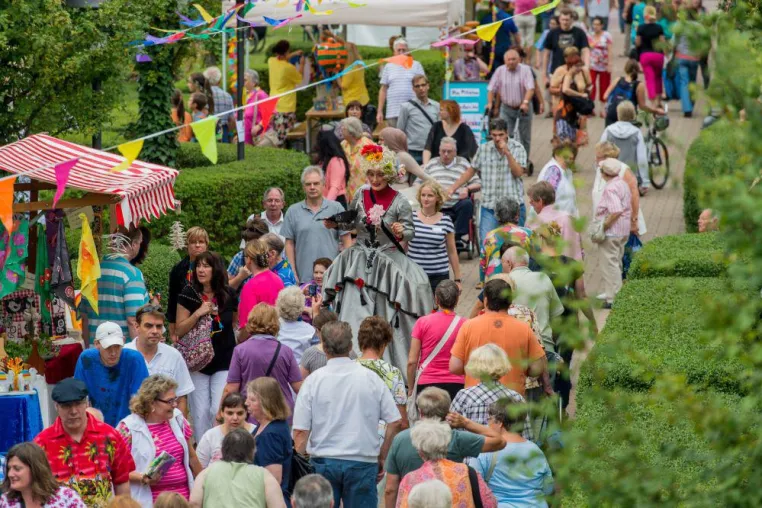 Bild: Ein Sommerfest auf dem Bauernhof