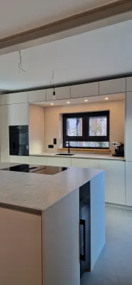 Bild: Küchen Künste by Secu realisiert Designküche in Dreieich – Minimalismus trifft Retro-Charme