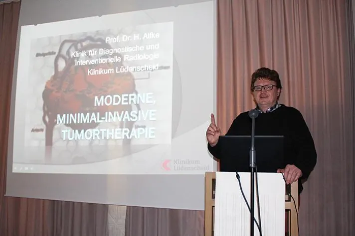 Bild: Mit winzigen Sonden und Kathetern gegen Tumore