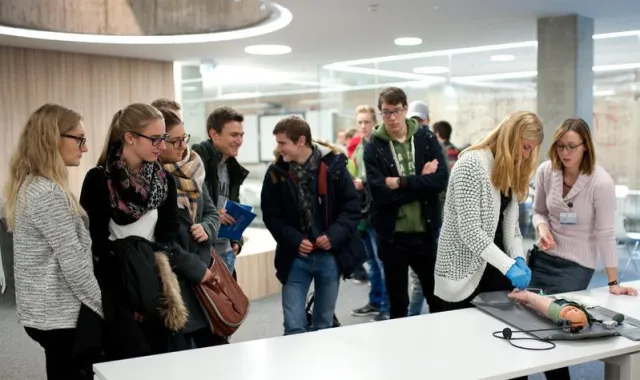 Studieninfotag an der Uni Ulm: Orientierung für angehende Abiturienten Bild: Studieninfotag an der Uni Ulm: Orientierung für angehende Abiturienten