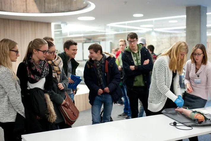 Bild: Studieninfotag an der Uni Ulm: Orientierung für angehende Abiturienten