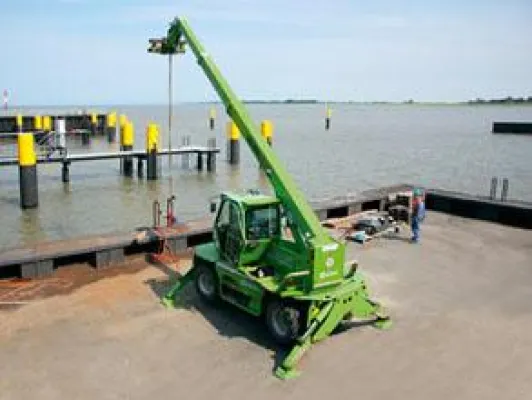 Bild: Neubau des Schlepperhafens mit HKL Teleskopmaschine