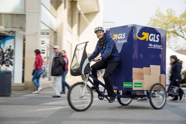 Bild: GLS in Leipzig mit dem eBike unterwegs
