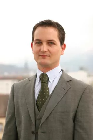 Bild: Vorsicht vor Schönheitsoperationen im Ausland