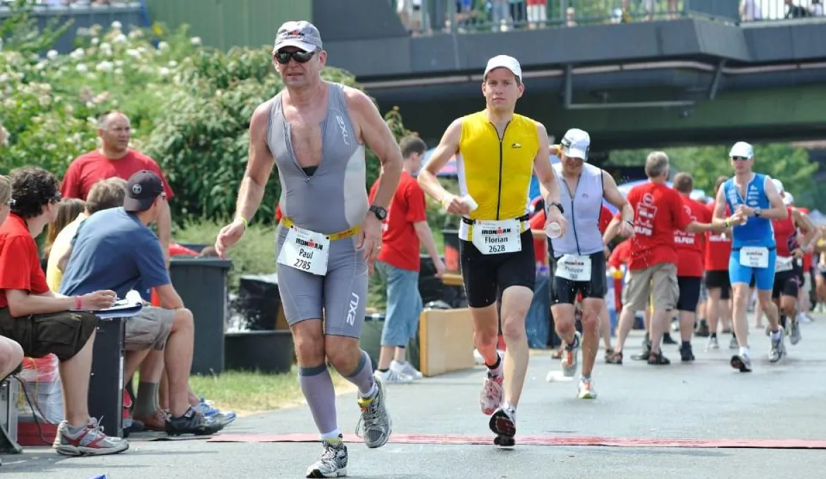 Unter den eisenharten 2321 Teilnehmern aus 55 Nationen waren nach Angaben von Kai Walter, Geschäftsführer des Ironman European Headquarters, nur 37 Profis. Foto: Uli Planz. www.ulip.eu