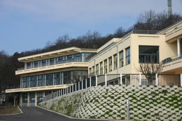 Bild: Konferenzraumtechnik mit Multi-Service auf höchstem Niveau