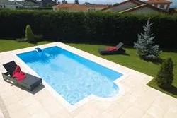 Bild: Ein Swimmingpool für Ostafrika