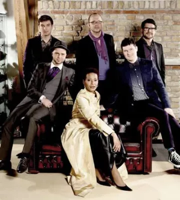 Bild: The Voices of Winter – 6 Stimmen und ein Flügel Jocelyn B. Smith & muSix im Ernst-Reuter-Saal