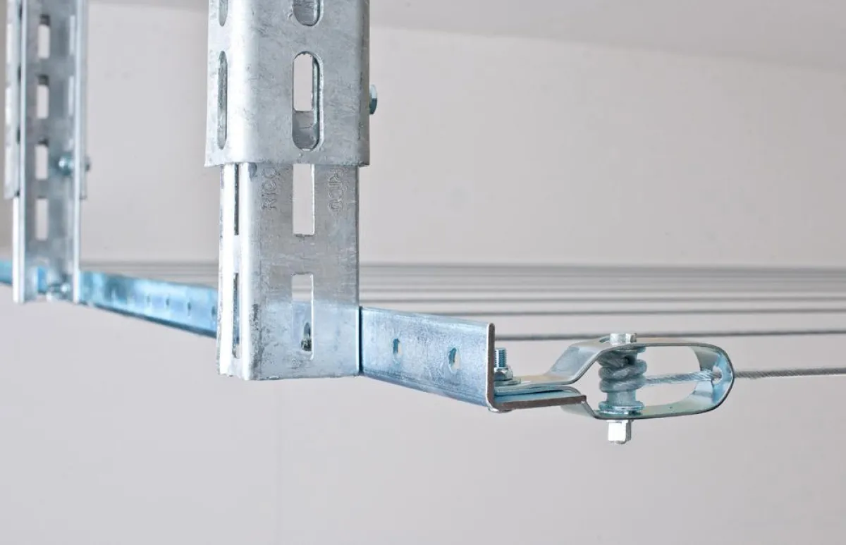 Aus der Schweiz kommt eine kleine, feine Evolution in Sachen Wäscheleine jetzt nach Deutschland.