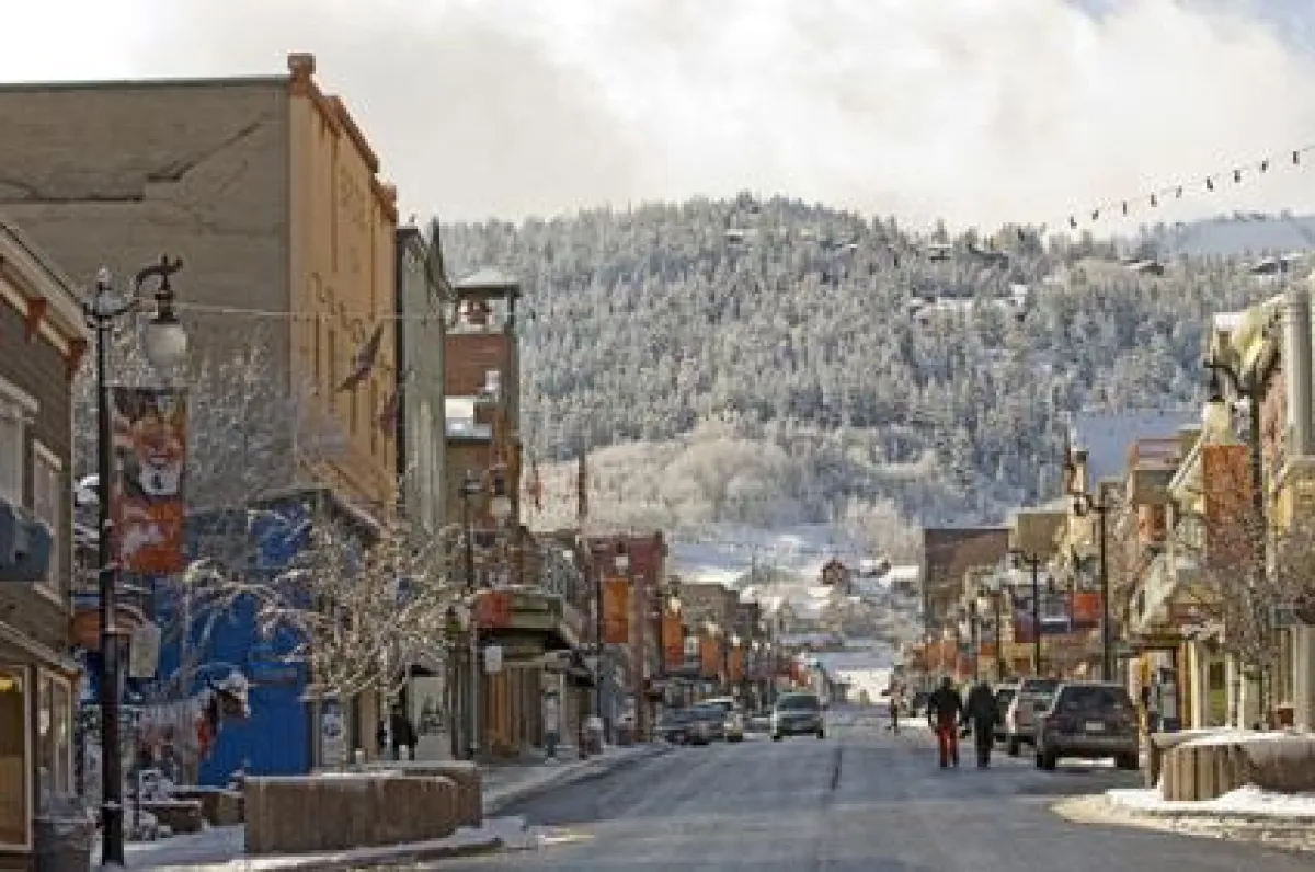 Die winterliche Main Street in Park City, Utah