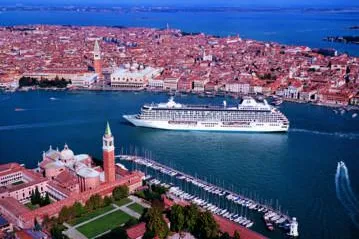 Bild: Mit der Luxusreederei Crystal Cruises neue Mittelmeerhäfen entdecken