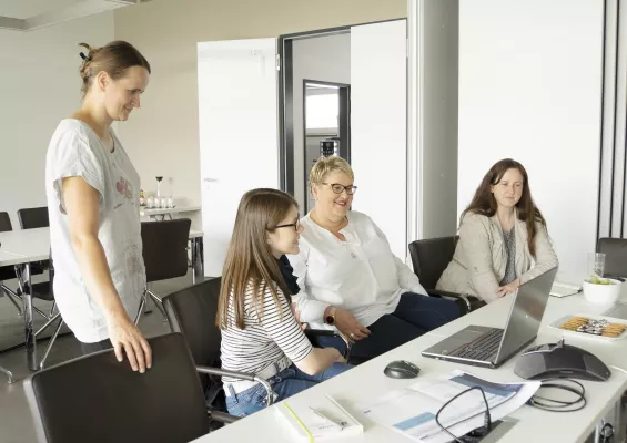 Bild: Weg von der Zettelwirtschaft – Transparente Kommunikation bei Rhein-West Logistik