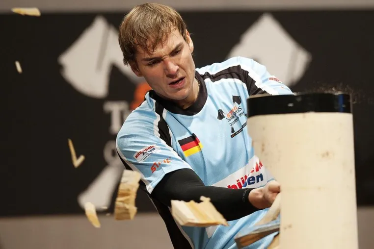 Bild: Robert Ebner mit starkem vierten Platz bei der STIHL® TIMBERSPORTS® Champions Trophy