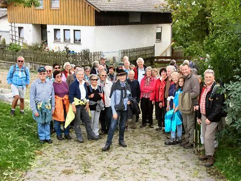 Spendenwanderung der Stiftung Liebenau mit Ursula Cantieni Bild: Spendenwanderung der Stiftung Liebenau mit Ursula Cantieni