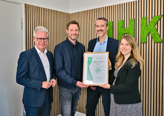 Bild: Zertifizierung: IHK Mittlerer Niederrhein erhält das „ROBIN GUT Nachhaltigkeitssiegel“ in Gold